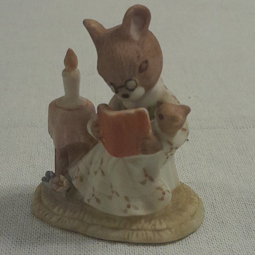 VTG "Momma Mouse Reading by Candlelight" Miniature